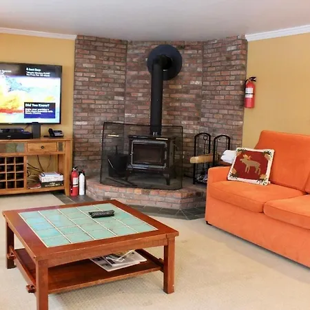 Trailside Village #7 - Slopeside 1Br With Hot Tub, Sauna And Bbq, Ski In Ski Out